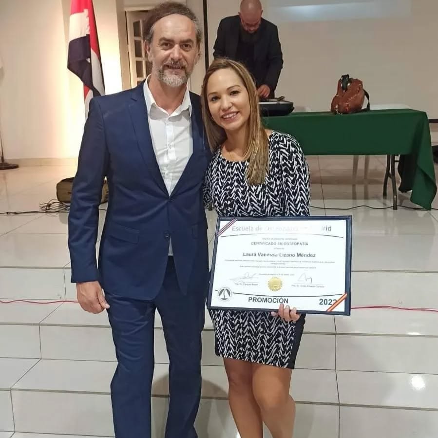 Laura Lizano with Osteopathy certificate from Madrid School